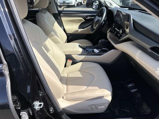 2023 Toyota Highlander Platinum