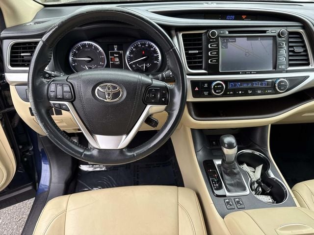 2016 Toyota Highlander XLE V6