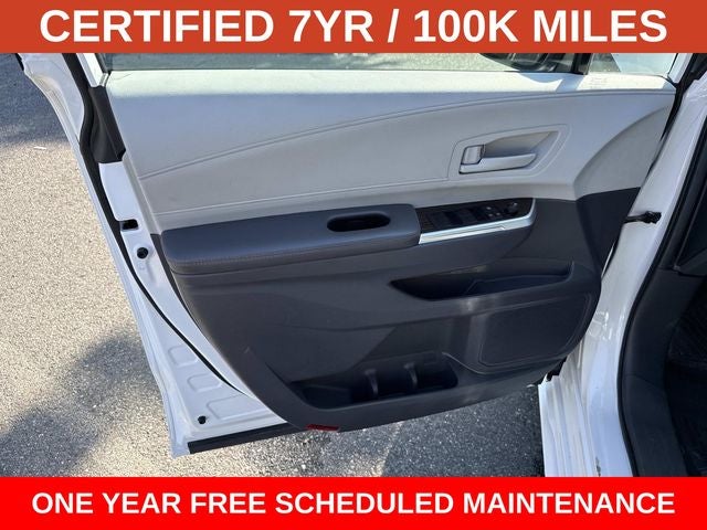 2024 Toyota Sienna LE 8 Passenger