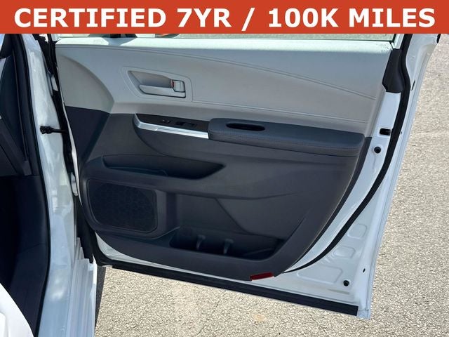 2024 Toyota Sienna LE 8 Passenger