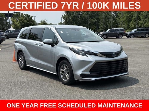2025 Toyota Sienna LE 8 Passenger