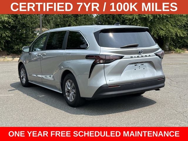 2025 Toyota Sienna LE 8 Passenger