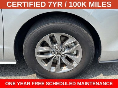 2025 Toyota Sienna LE 8 Passenger