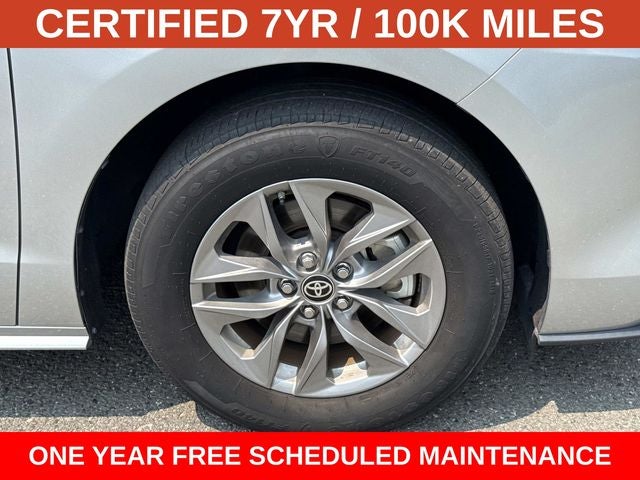 2025 Toyota Sienna LE 8 Passenger