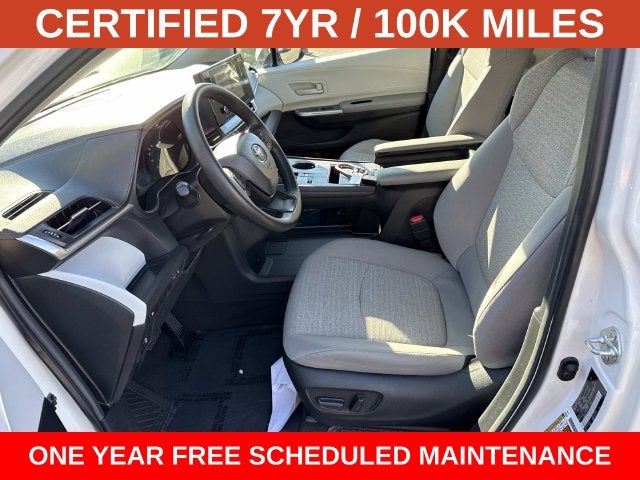2026 Toyota Sienna LE 8 Passenger