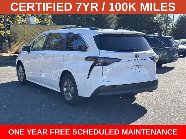 2026 Toyota Sienna LE 8 Passenger