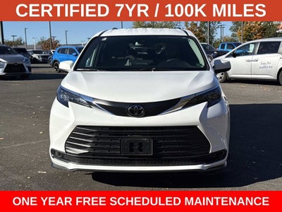 2026 Toyota Sienna LE 8 Passenger