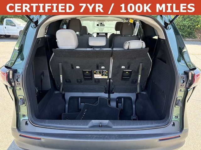 2025 Toyota Sienna LE 8 Passenger