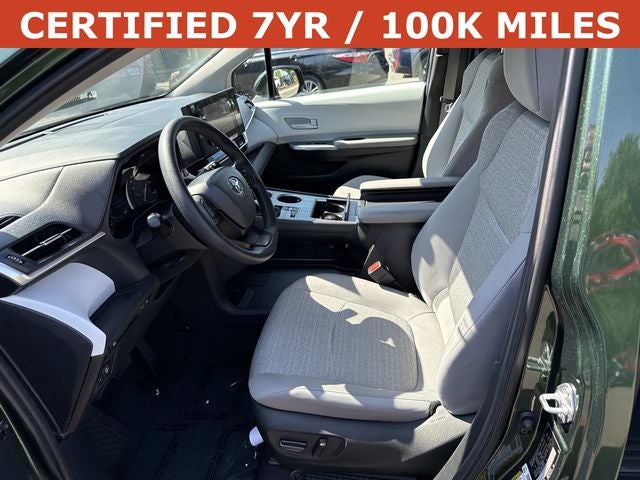 2025 Toyota Sienna LE 8 Passenger