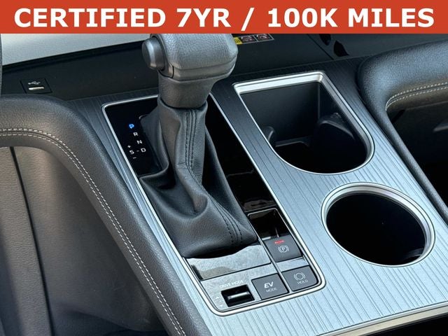 2025 Toyota Sienna LE 8 Passenger