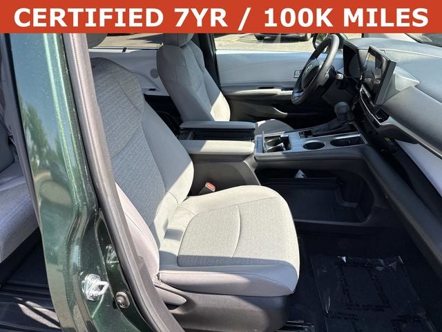 2025 Toyota Sienna LE 8 Passenger