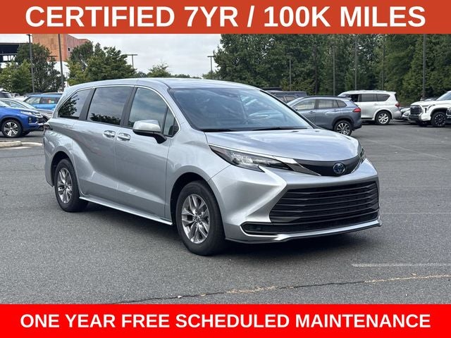 2025 Toyota Sienna LE 8 Passenger
