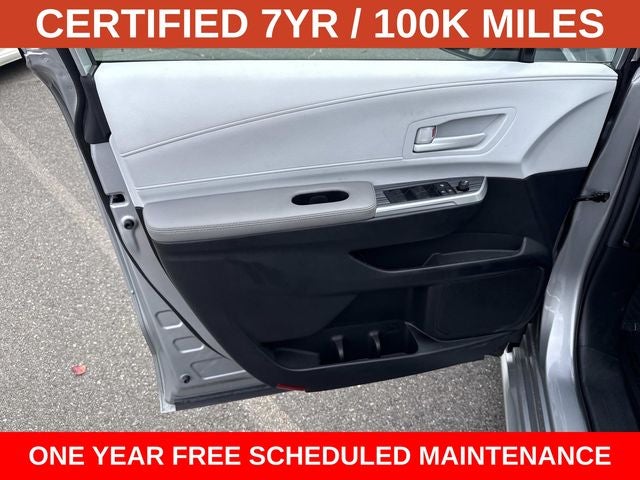 2025 Toyota Sienna LE 8 Passenger