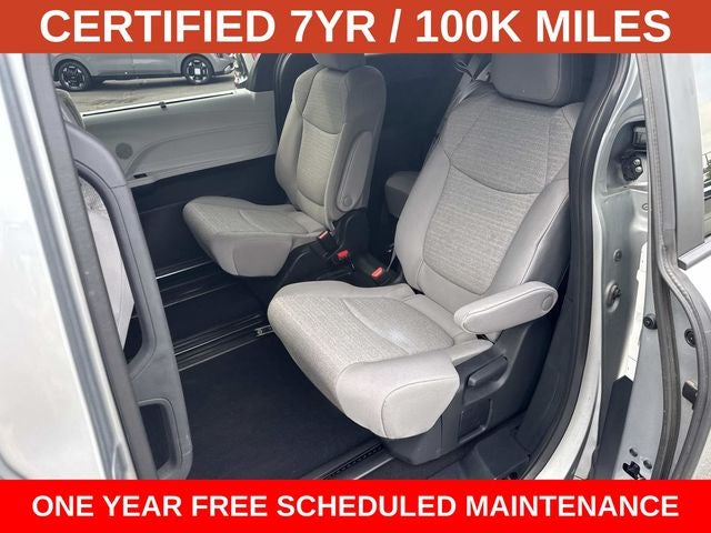 2025 Toyota Sienna LE 8 Passenger