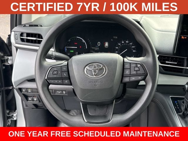 2025 Toyota Sienna LE 8 Passenger