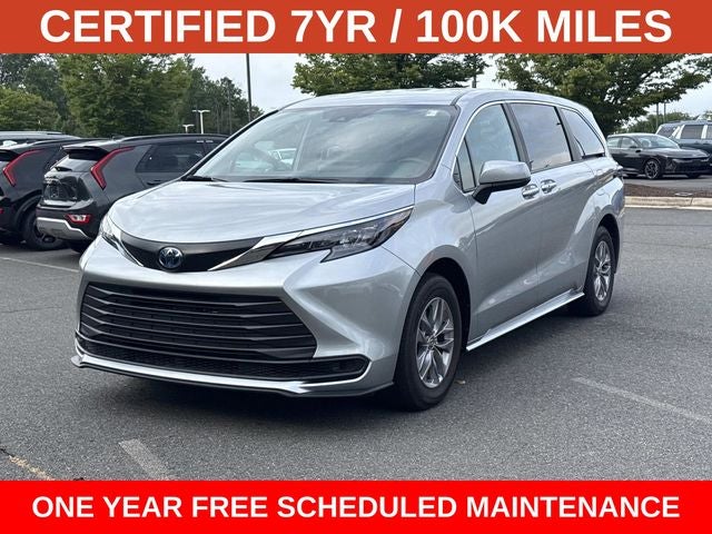2025 Toyota Sienna LE 8 Passenger
