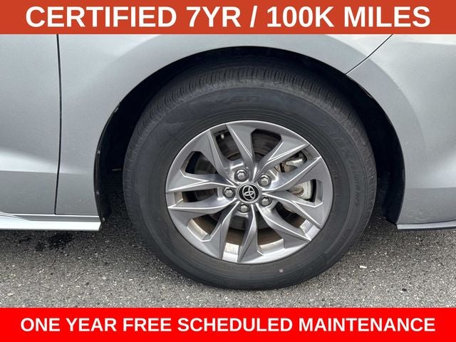 2025 Toyota Sienna LE 8 Passenger