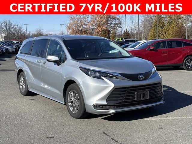 2024 Toyota Sienna LE 8 Passenger