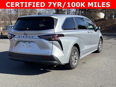 2024 Toyota Sienna LE 8 Passenger