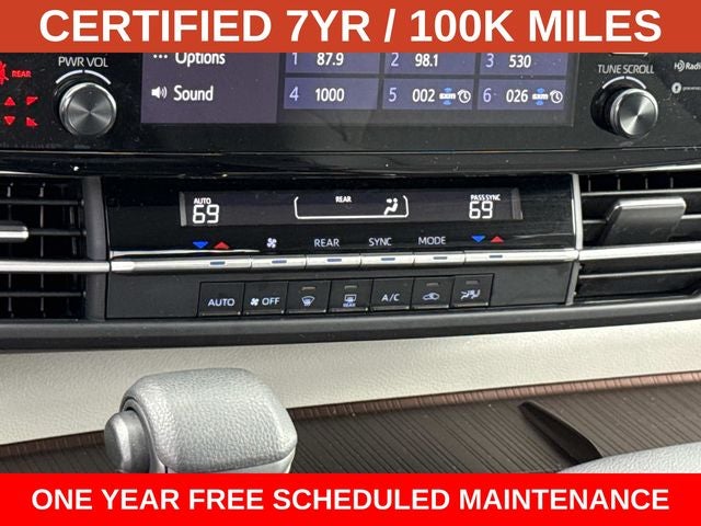 2024 Toyota Sienna LE 8 Passenger