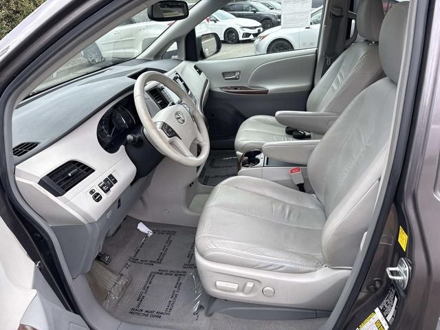 2011 Toyota Sienna XLE