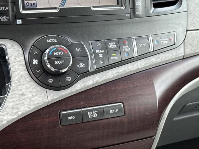 2011 Toyota Sienna XLE