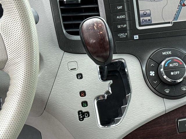 2011 Toyota Sienna XLE