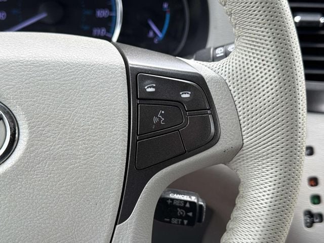 2011 Toyota Sienna XLE