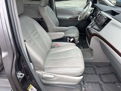 2011 Toyota Sienna XLE