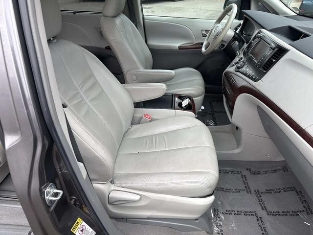 2011 Toyota Sienna XLE