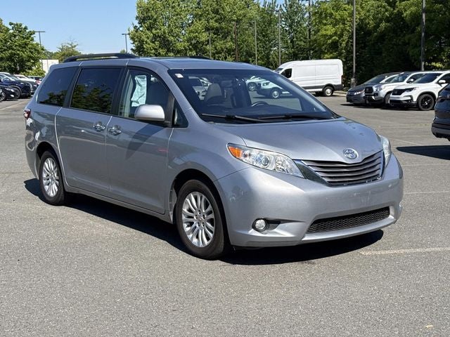 2015 Toyota Sienna XLE Premium 8 Passenger