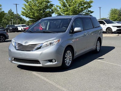 2015 Toyota Sienna XLE Premium 8 Passenger