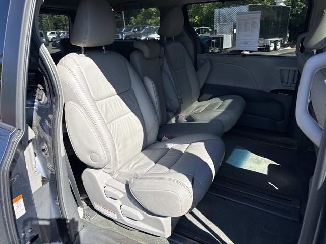2016 Toyota Sienna XLE 8 Passenger