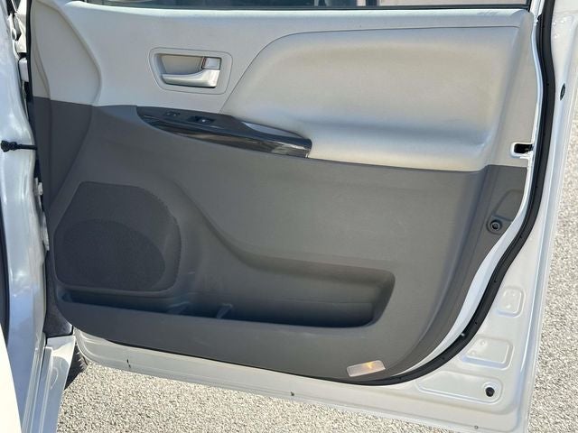 2015 Toyota Sienna XLE Premium 8 Passenger