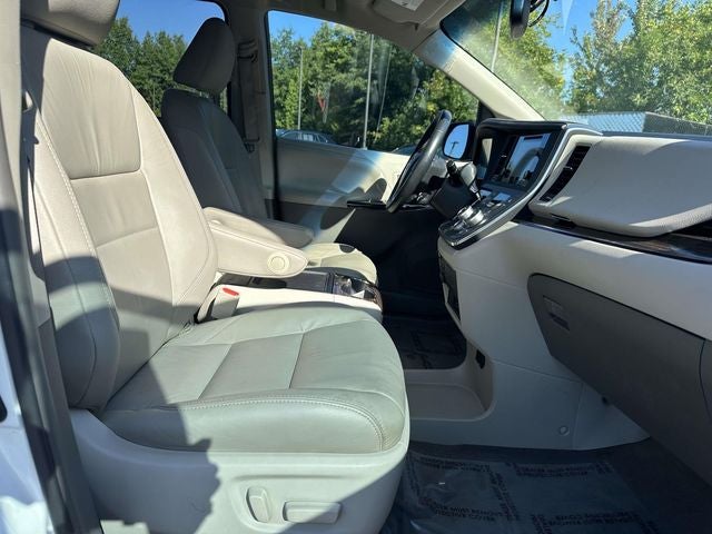 2015 Toyota Sienna XLE Premium 8 Passenger