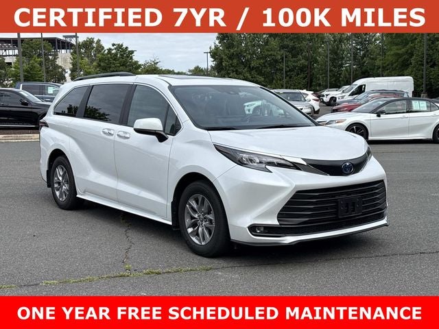 2025 Toyota Sienna XLE 8 Passenger