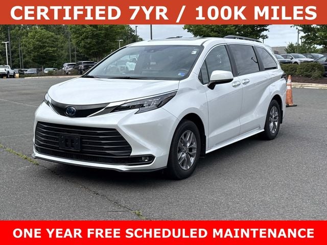 2025 Toyota Sienna XLE 8 Passenger