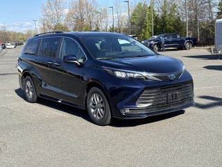 2025 Toyota Sienna XLE 8 Passenger