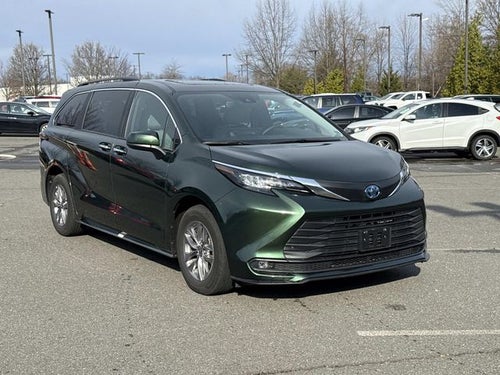 2025 Toyota Sienna XLE