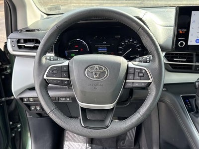 2025 Toyota Sienna XLE