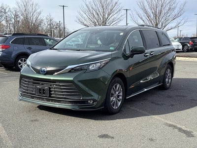 2025 Toyota Sienna XLE