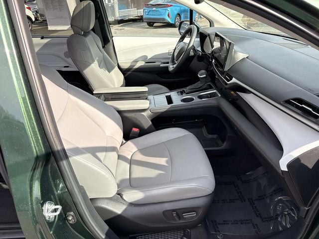 2025 Toyota Sienna XLE
