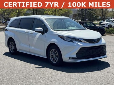 2023 Toyota Sienna XLE 8 Passenger