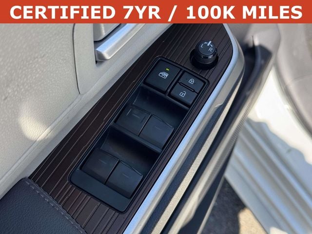 2023 Toyota Sienna XLE 8 Passenger
