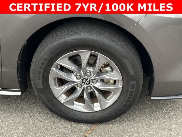 2024 Toyota Sienna XLE 8 Passenger