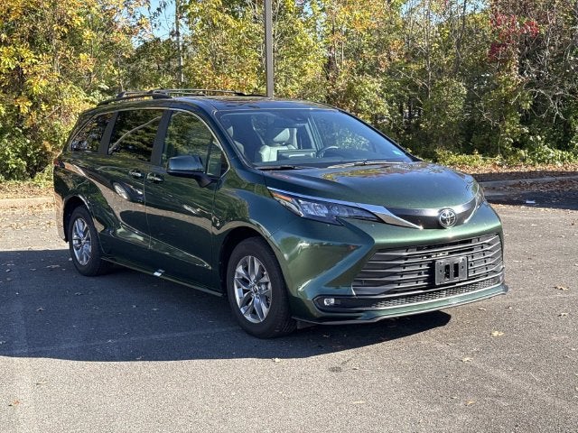 2026 Toyota Sienna XLE 8 Passenger