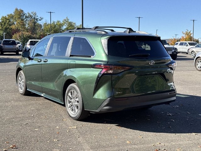 2026 Toyota Sienna XLE 8 Passenger