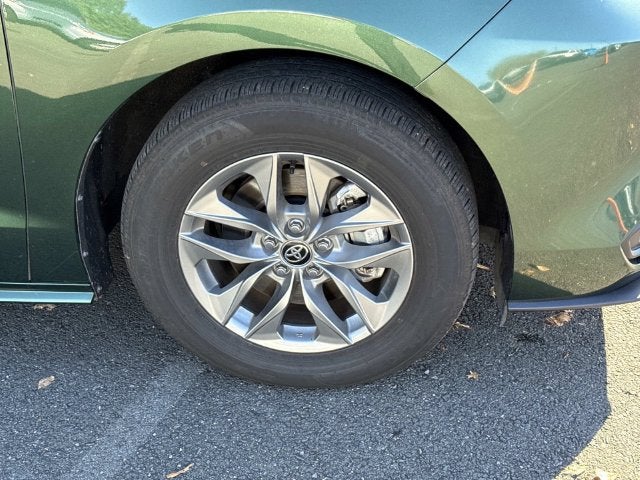 2026 Toyota Sienna XLE 8 Passenger