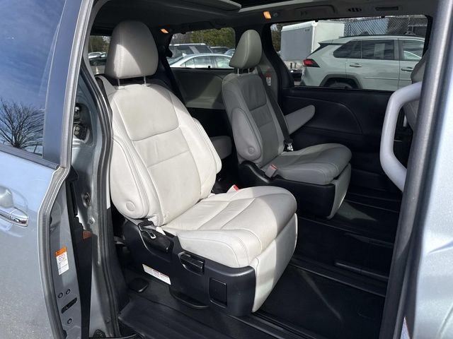 2020 Toyota Sienna Limited Premium 7 Passenger