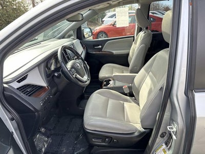2020 Toyota Sienna Limited Premium 7 Passenger